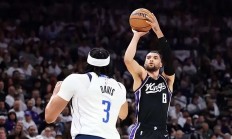 九游娱乐入口-包含公牛逆袭黄蜂，拉文关键时刻发威的词条