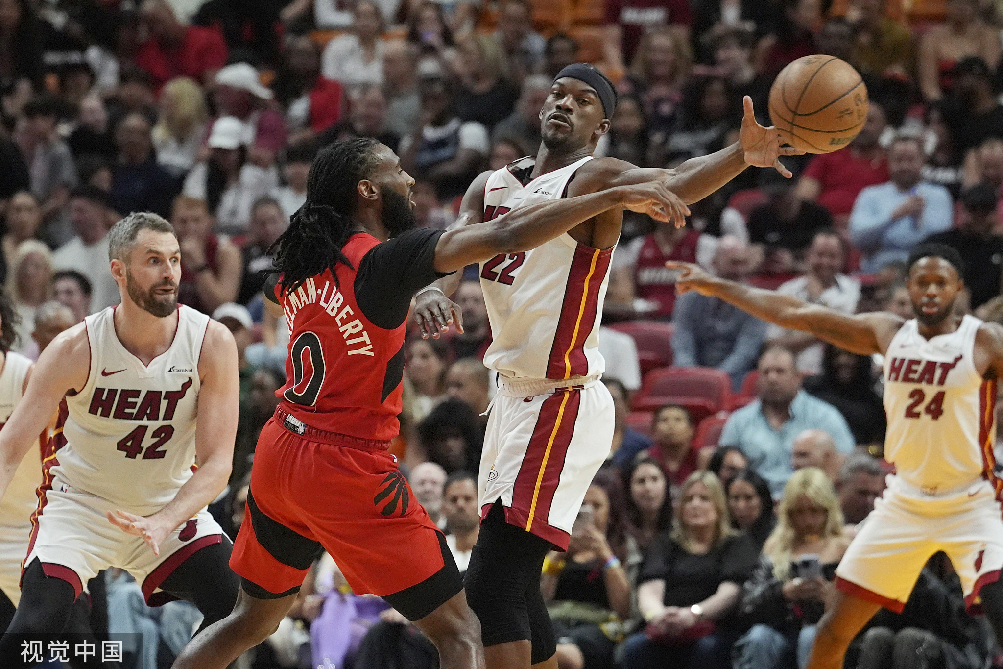 热火遭尼克斯逆转，客场吞下败绩