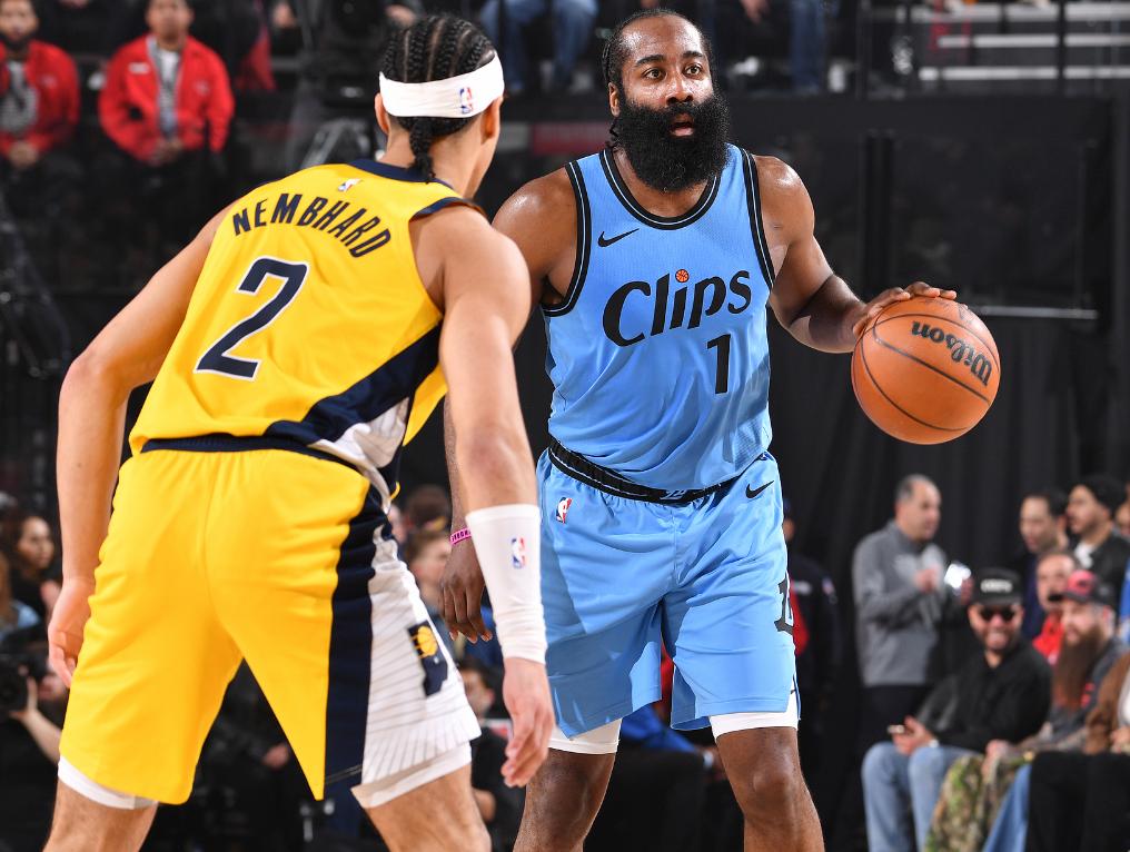 快船完胜公牛，小卡得到29分