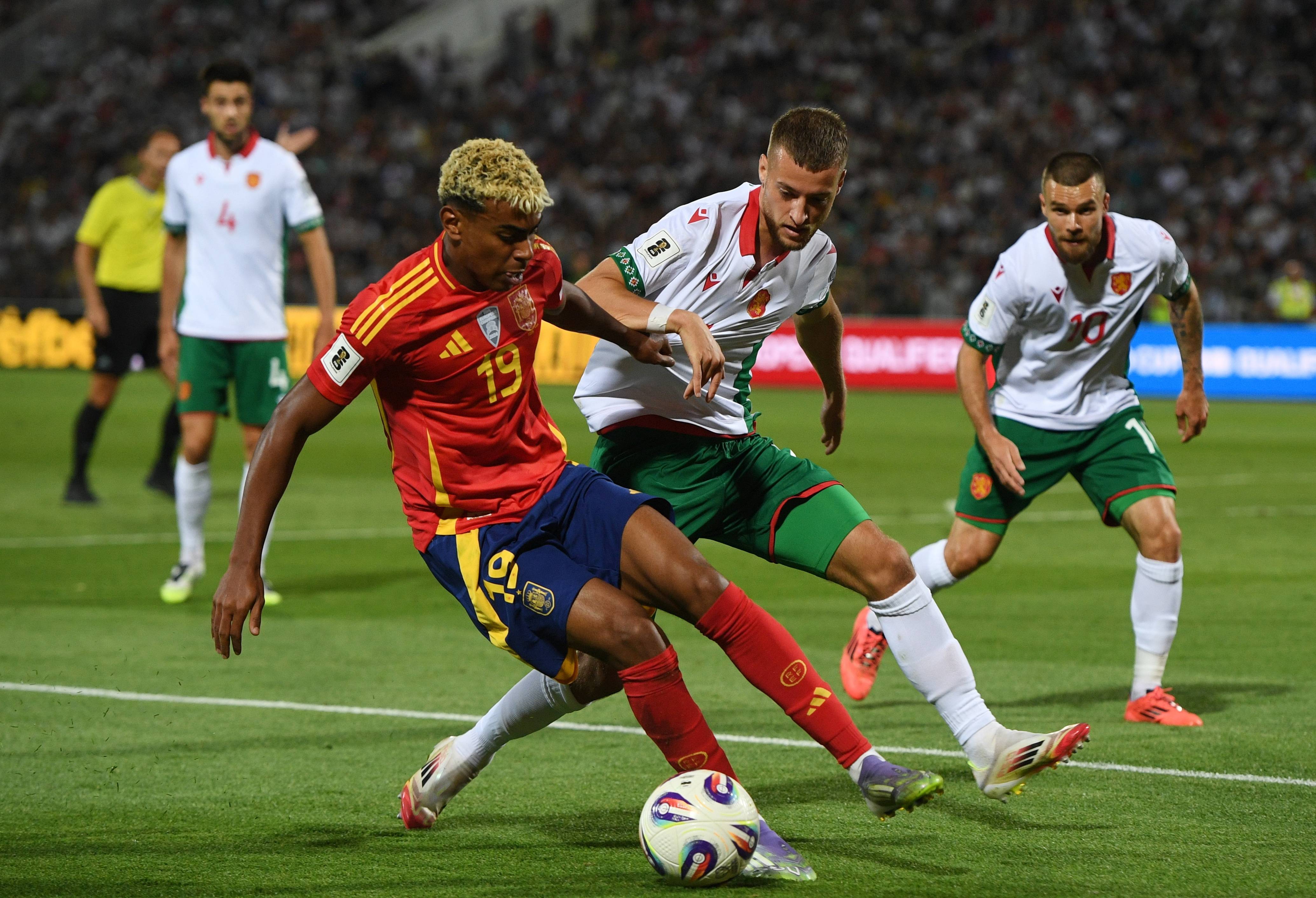 葡萄牙横扫哥伦比亚,奥亚尔萨瓦尔关键制胜 葡萄牙横扫哥伦比亚,奥亚尔萨瓦尔关键制胜