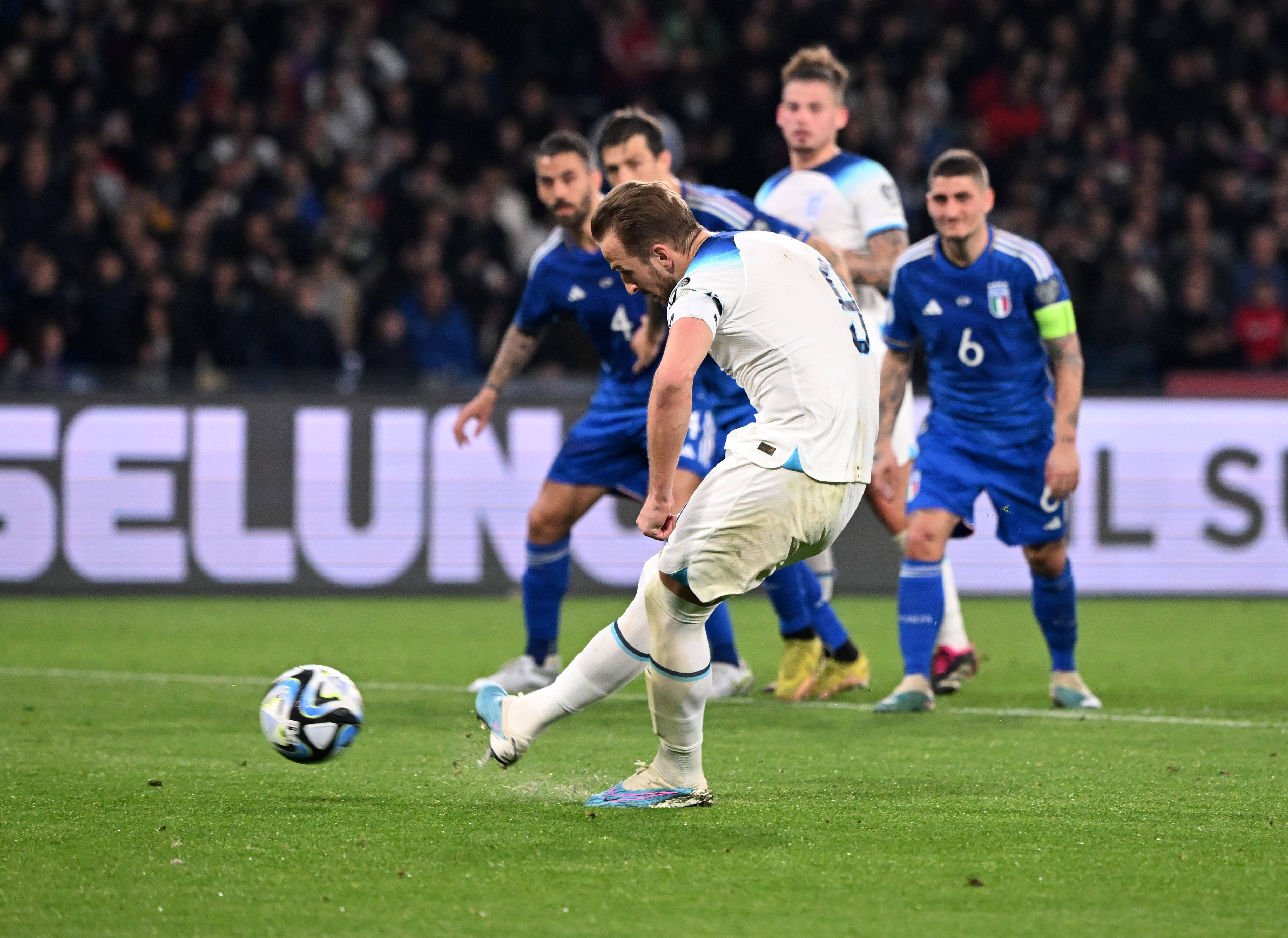 葡萄牙队绝杀英格兰队,梁靖崑惊艳四座 葡萄牙队绝杀英格兰队,梁靖崑惊艳四座