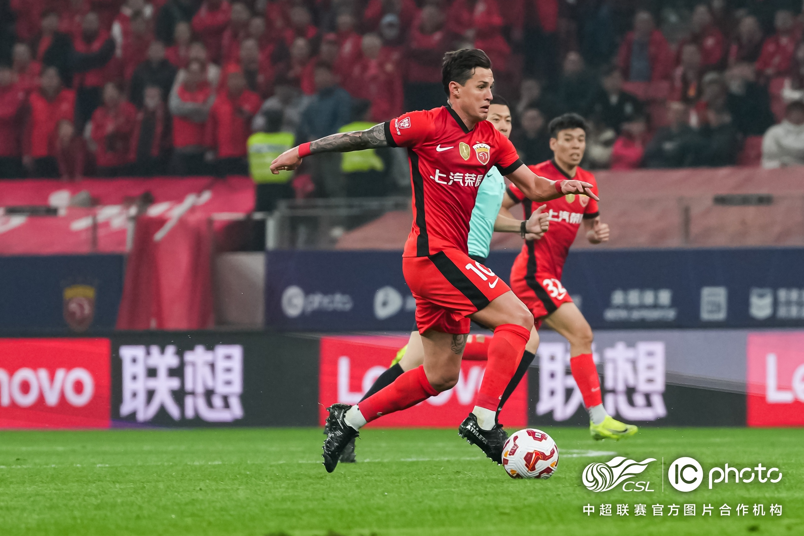 精神面貌焕发，球队整体表现出色