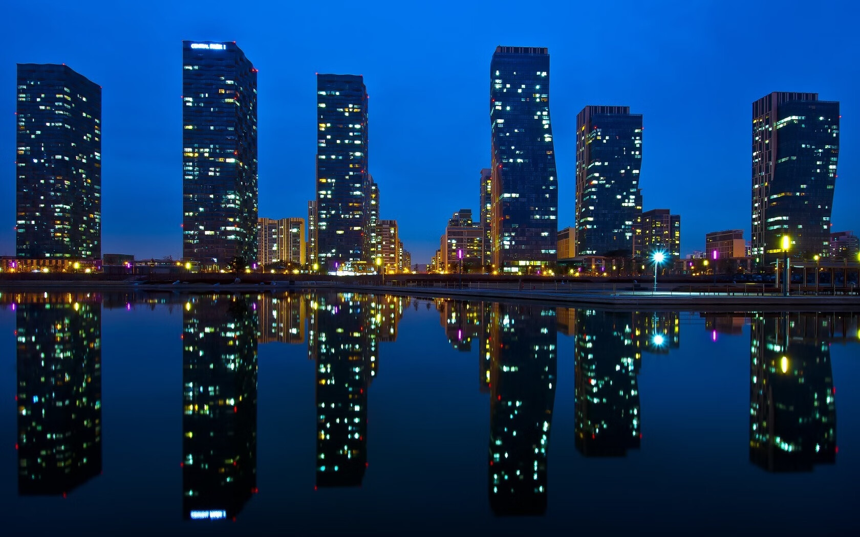 压力下的辉煌，阿拉巴爆发引领芬兰险胜澳大利亚