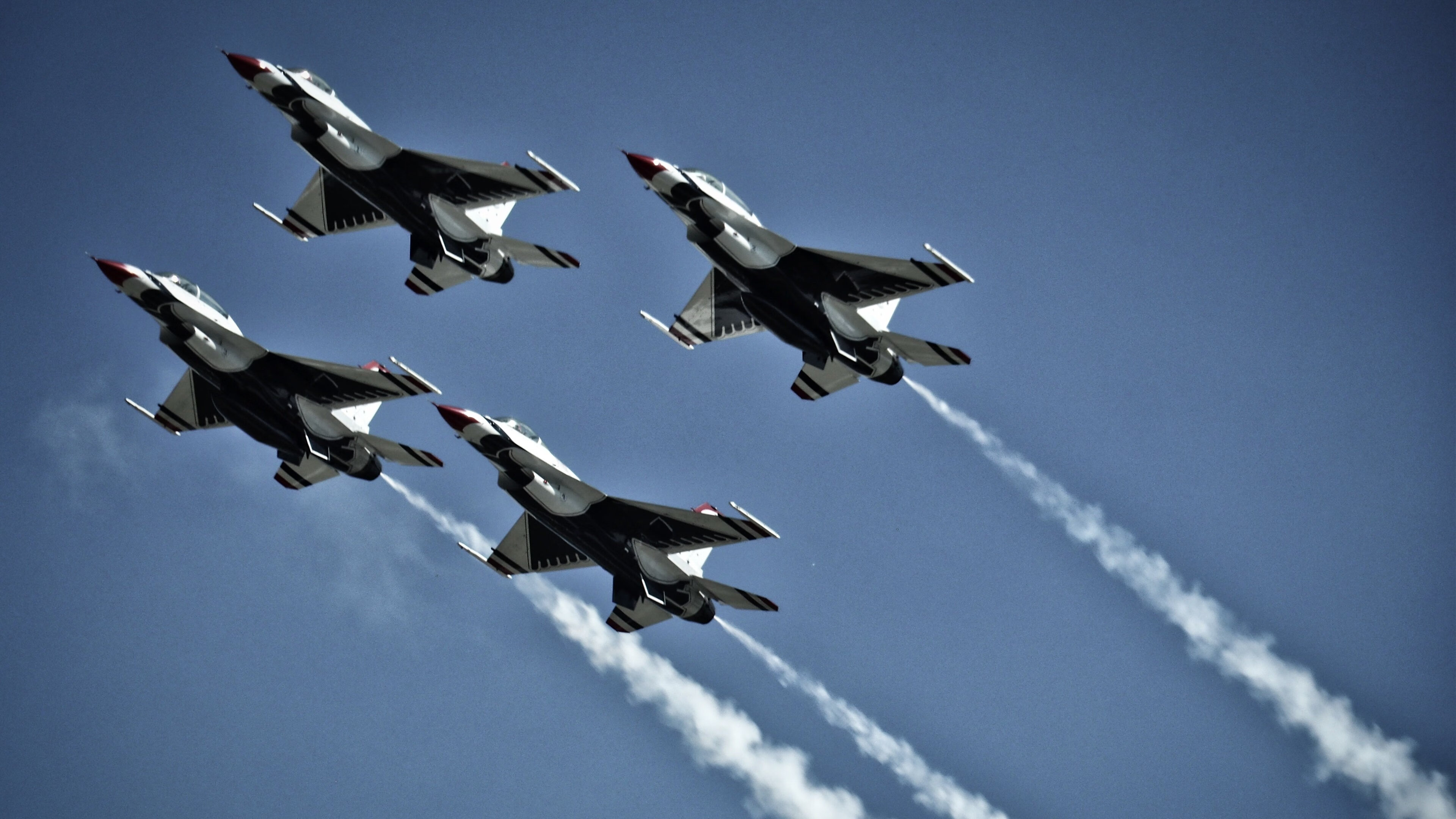 攻防转换的艺术，萨拉赫的核心角色与尤文连续得分压制曼联的战术解析